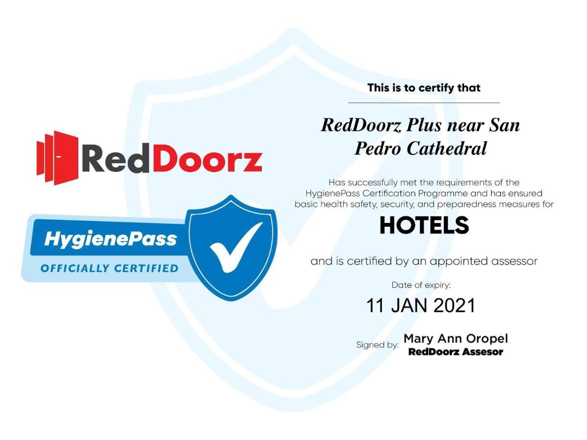 Reddoorz Plus Near San Pedro Cathedral Davao City Esterno foto