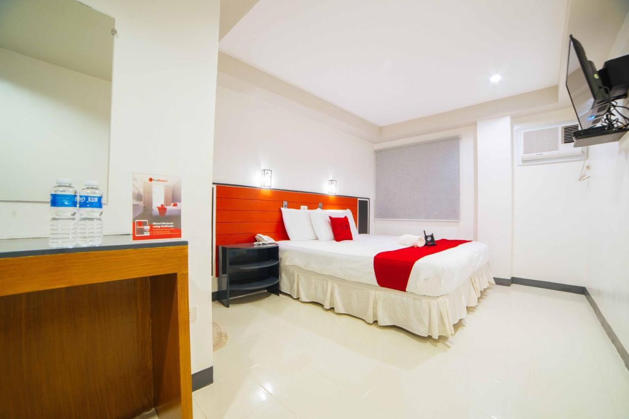 Reddoorz Plus Near San Pedro Cathedral Davao City Esterno foto