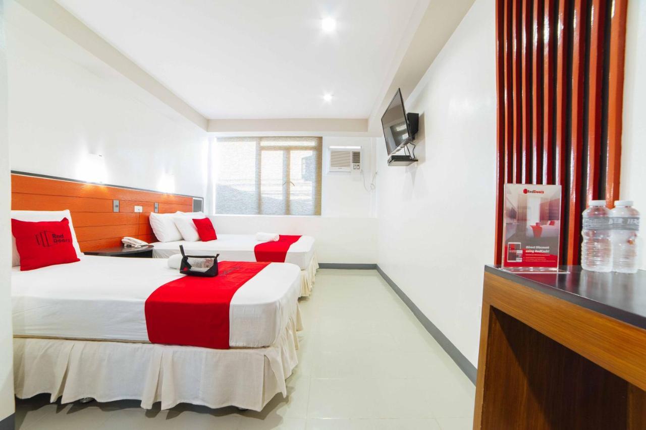 Reddoorz Plus Near San Pedro Cathedral Davao City Esterno foto