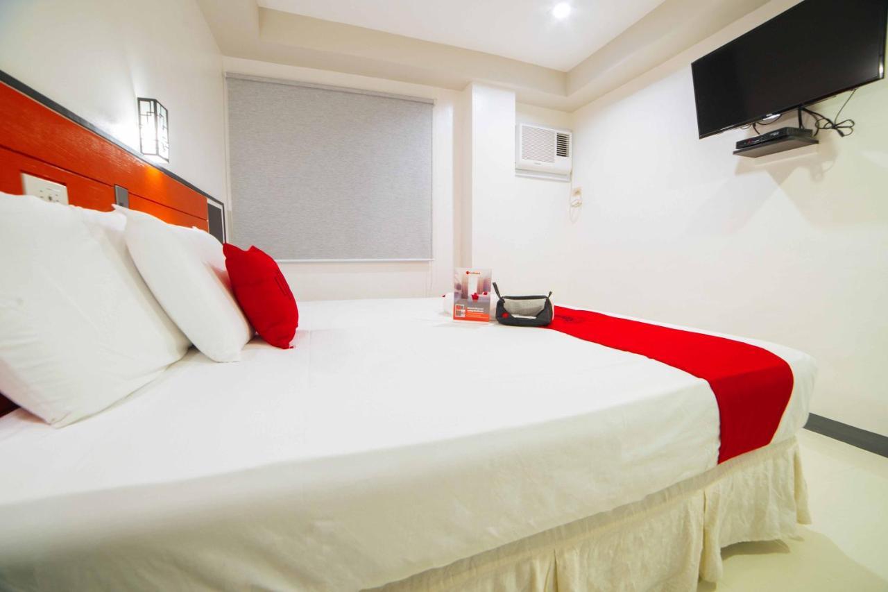 Reddoorz Plus Near San Pedro Cathedral Davao City Esterno foto
